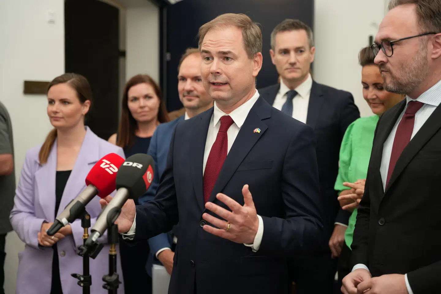 Regeringen foreslog oprindeligt at finansiere kompensationen ved at øge statens gæld, men da der efter kritik fra overvismanden og Nationalbanken ikke var flertal for det, har regeringen og aftalepartierne nu fundet finansiering.