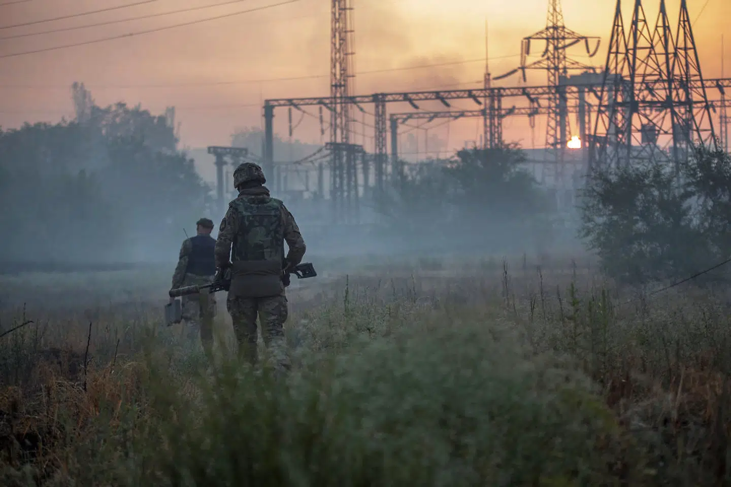 Ukrainske soldater ses her patruljere i en del af byen Sievjerodonetsk 20. juni (arkivfoto).