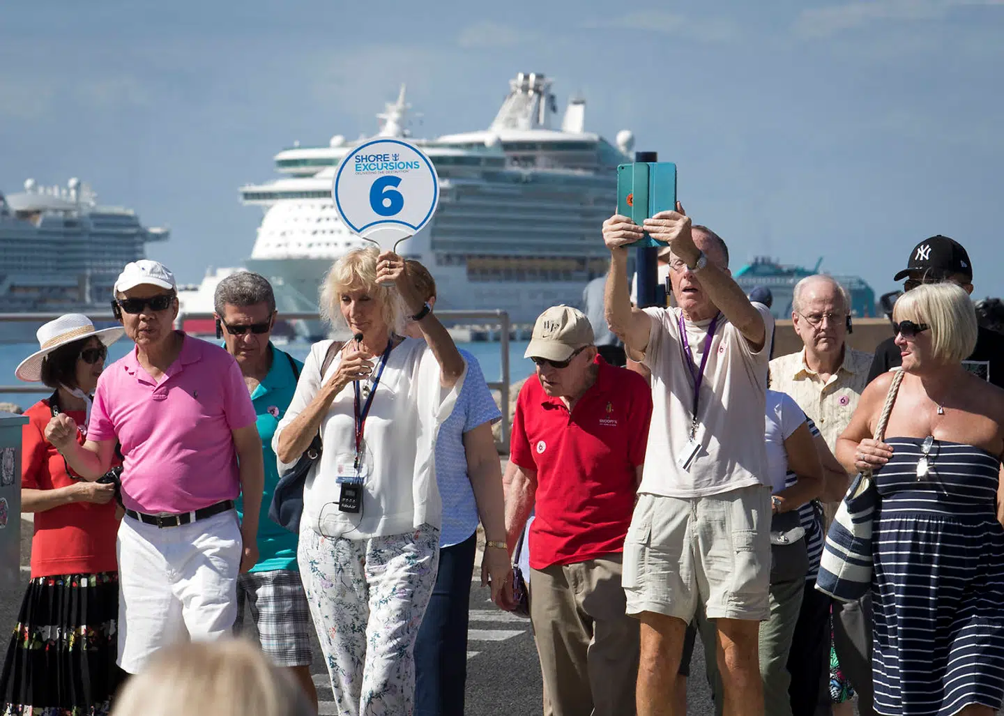 I forsøg på at begrænse turismen har myndighederne på De Baleariske Øer blandt andet fastsat en grænse for, hvor mange krydstogtsskibe som dagligt må anløbe havnen i Palma de Mallorca.