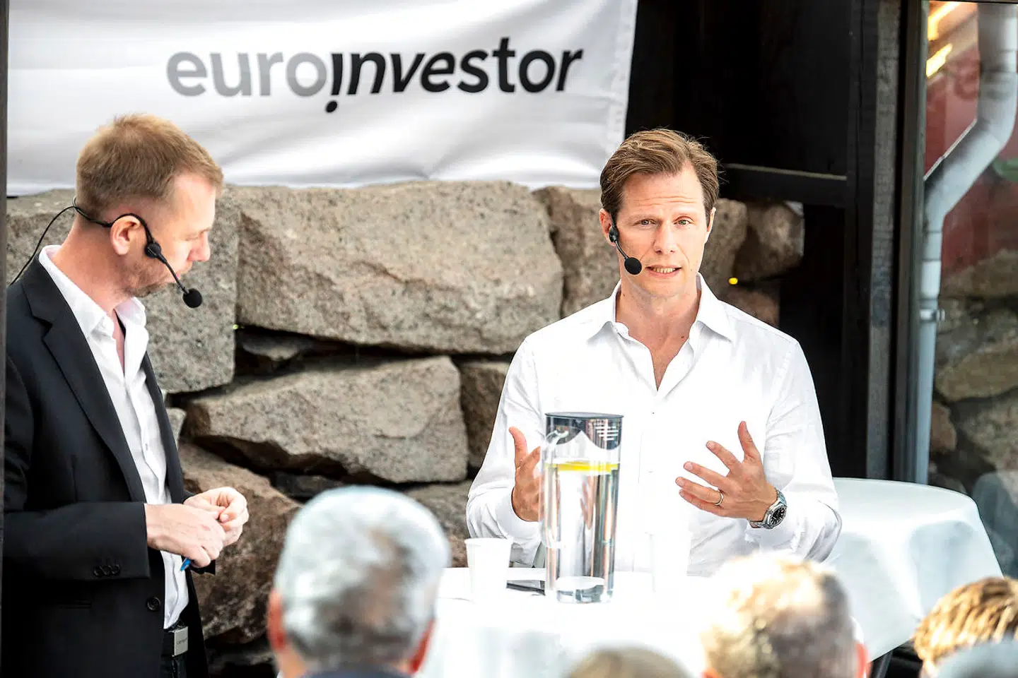 Berlingske Business' souschef, Simon Bendtsen, interviewede Danske Bank-topchef Carsten Egeriis på Berlingskes scene på Folkemødet. Her ville chefen for landets største bank ikke garantere, at de negative renter er fortid inden årets udgang.
