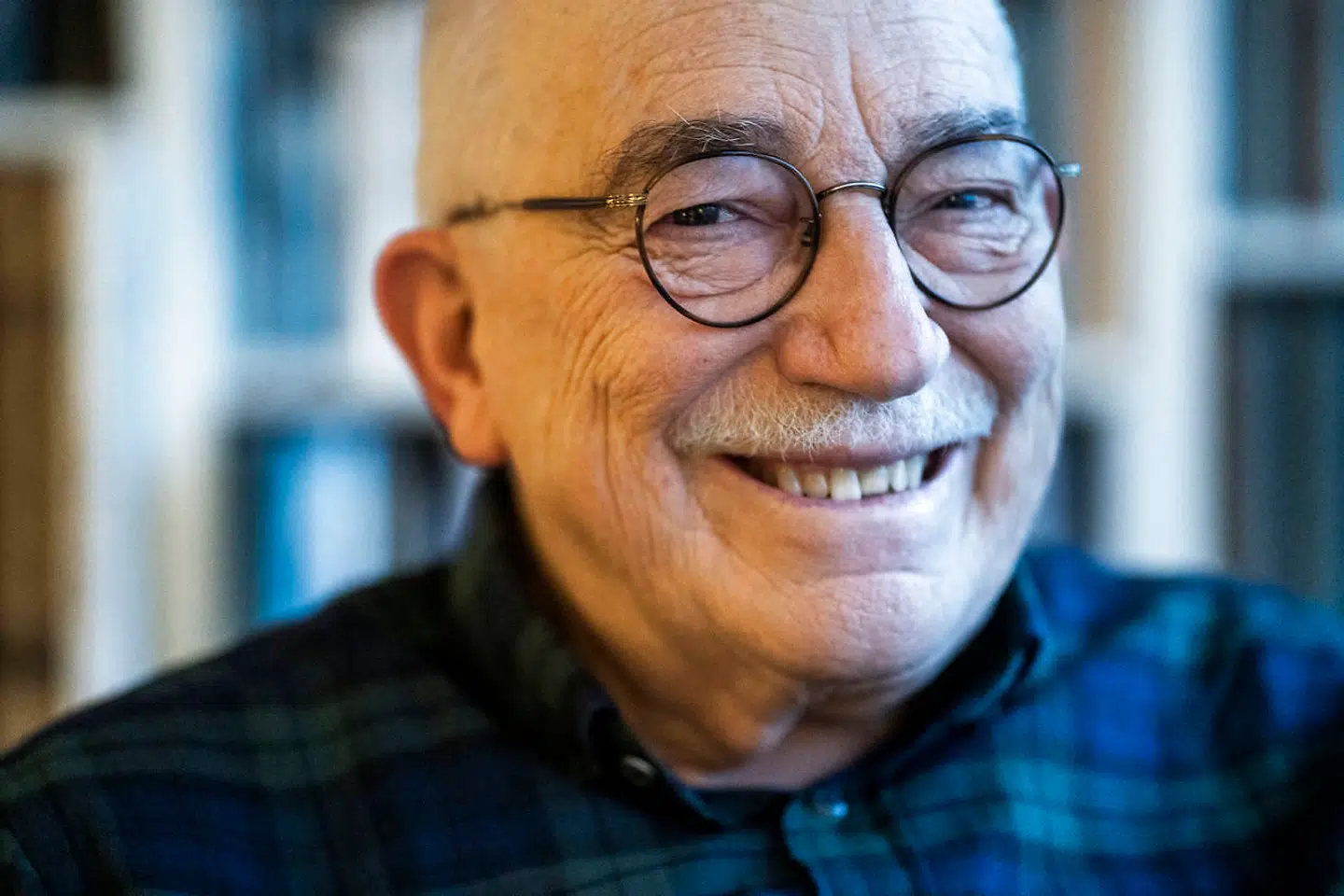 »Han elskede livet, selskabet, festen,« skriver Mogens Lykketoft om Uffe Ellemann-Jensen