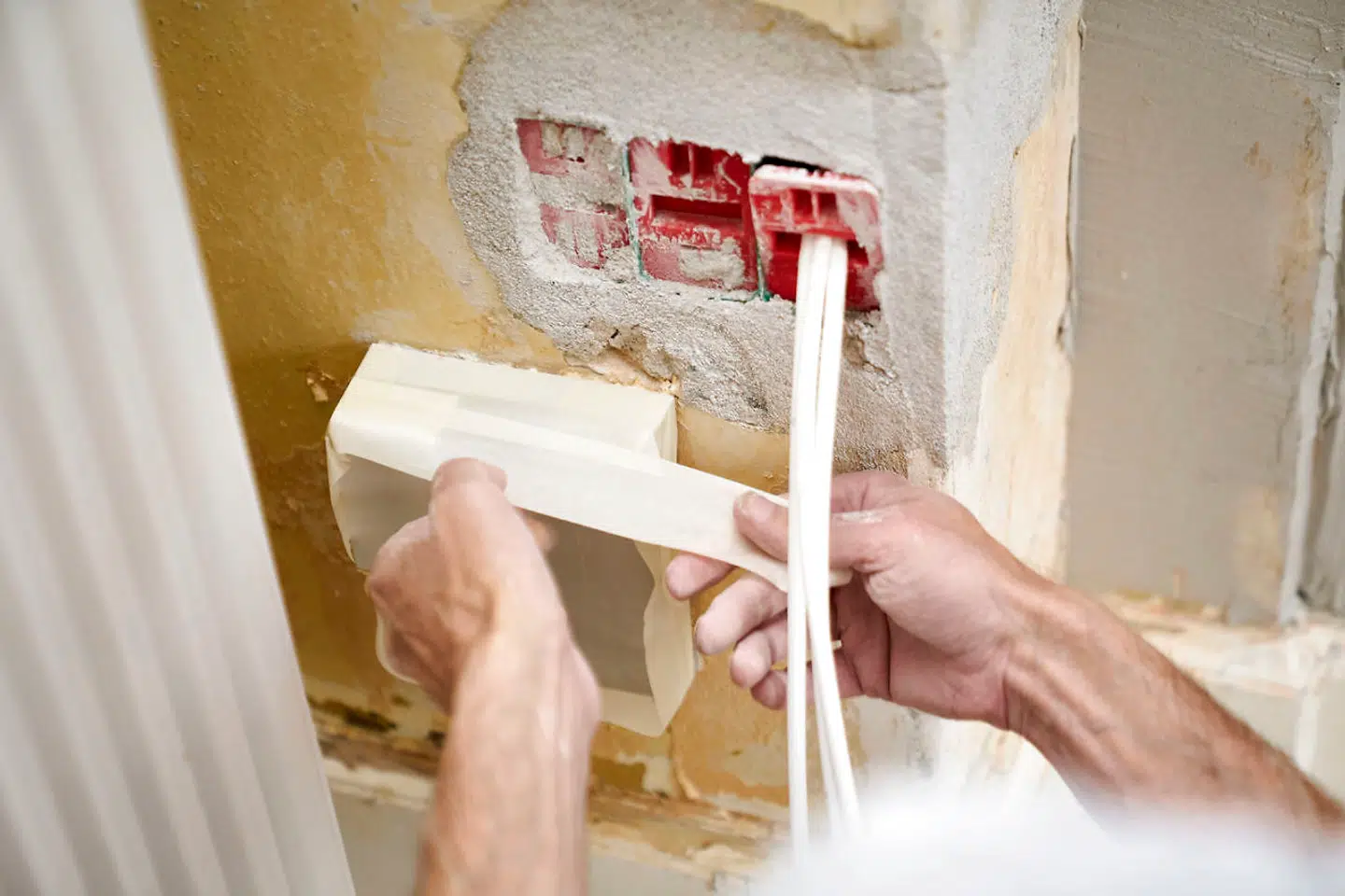 »Jeg savner, at de gode, dygtige og reelle håndværkere, som jeg stadig tror, der er flest af, går sammen om at udstille dem, der ikke er,« siger Charlotte Højlund Christensen.