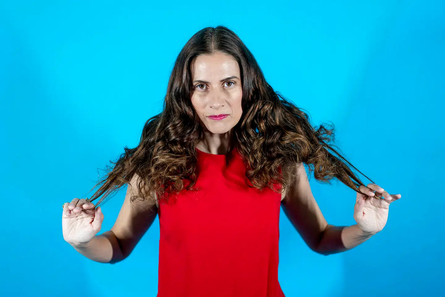 Sahra-Josephine Hjorth er god til at fortælle historier – lidt for god.