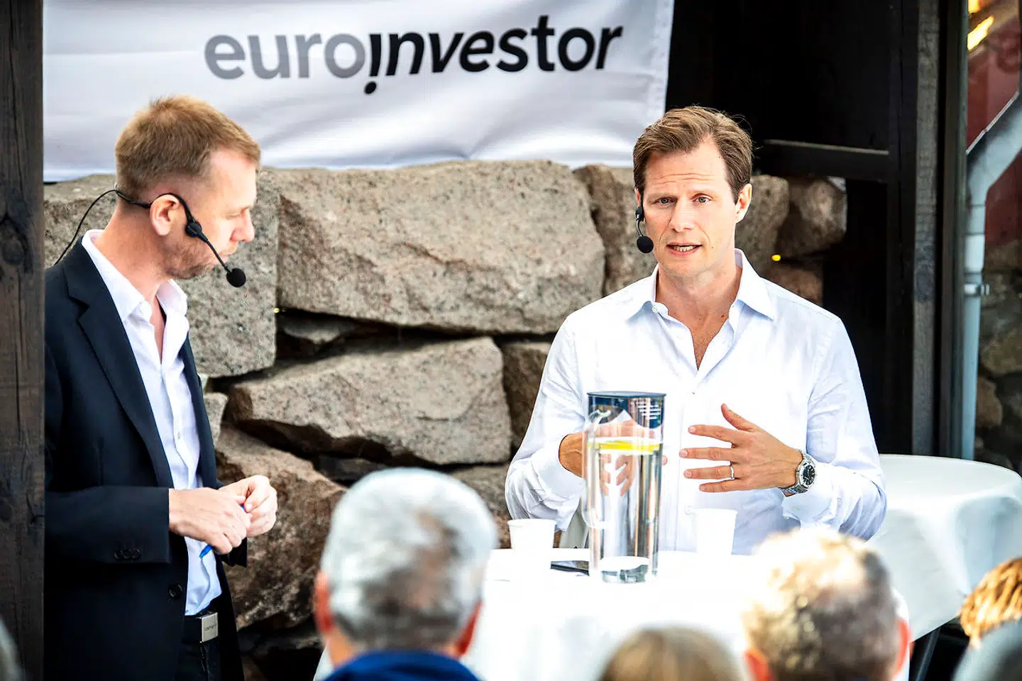 Danske Banks topchef, Carsten Egeriis (th.), blev torsdag eftermiddag interviewet på Berlingskes scene på Folkemødet af Business' nyhedschef, Simon Bendtsen.