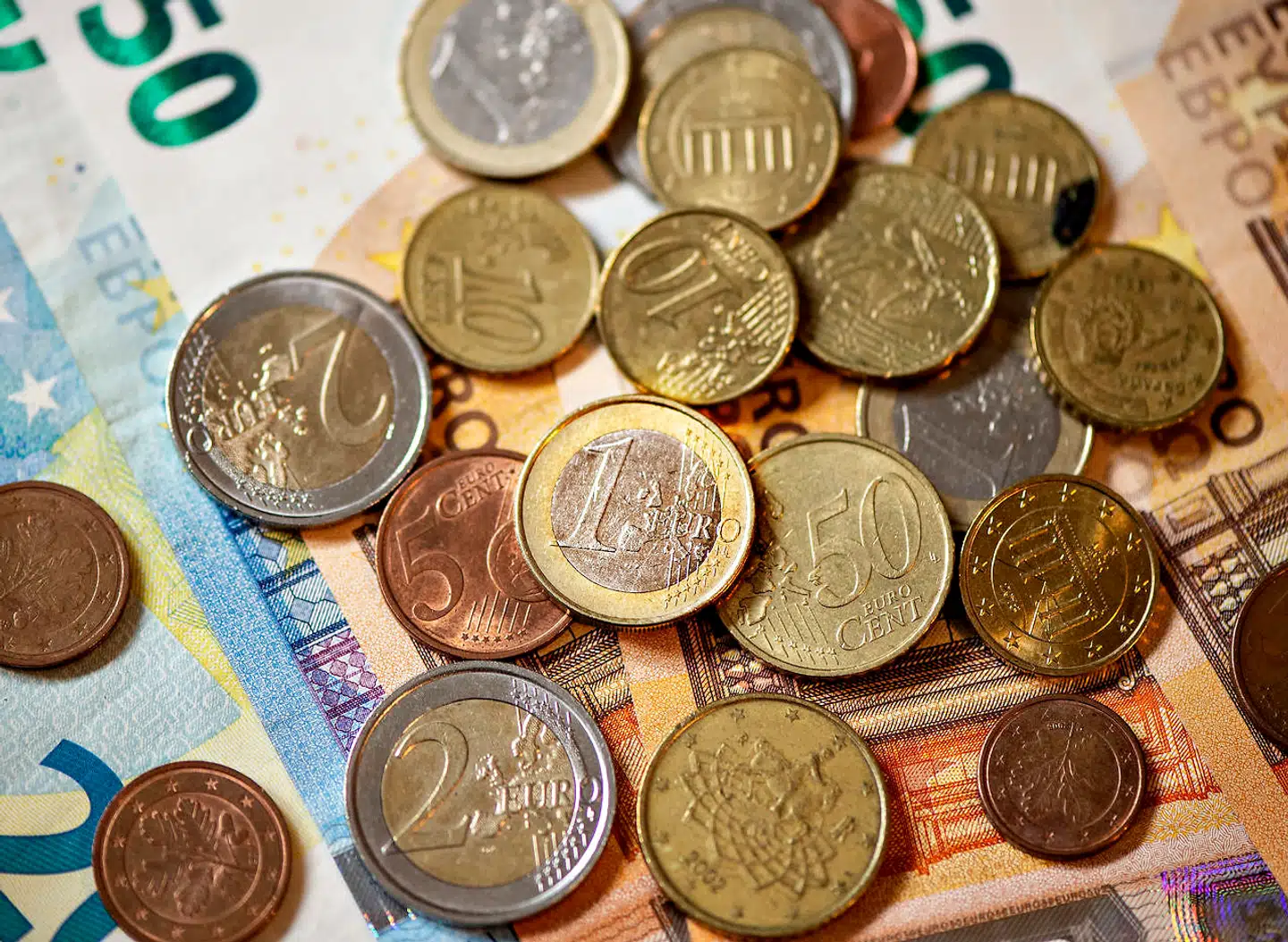 Stor ståhej for ingenting. Sådan betegner chefstrateg i Nykredit Frederik Engholm onsdagens møde i Den Europæiske Centralbank, ECB. Der bliver arbejdet på et redskab til at håndtere situationen i form af en opkøbsfacilitet, men Frederik Engholm påpeger, at det vidste man allerede.