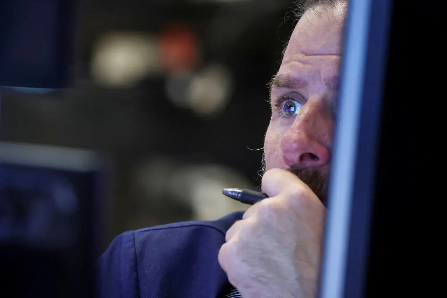 Bekymrede miner er der nok af blandt aktiehandlerne. Udsigten til økonomisk tilbagegang har potentiale til at skære yderligere store dele af aktiekurserne.