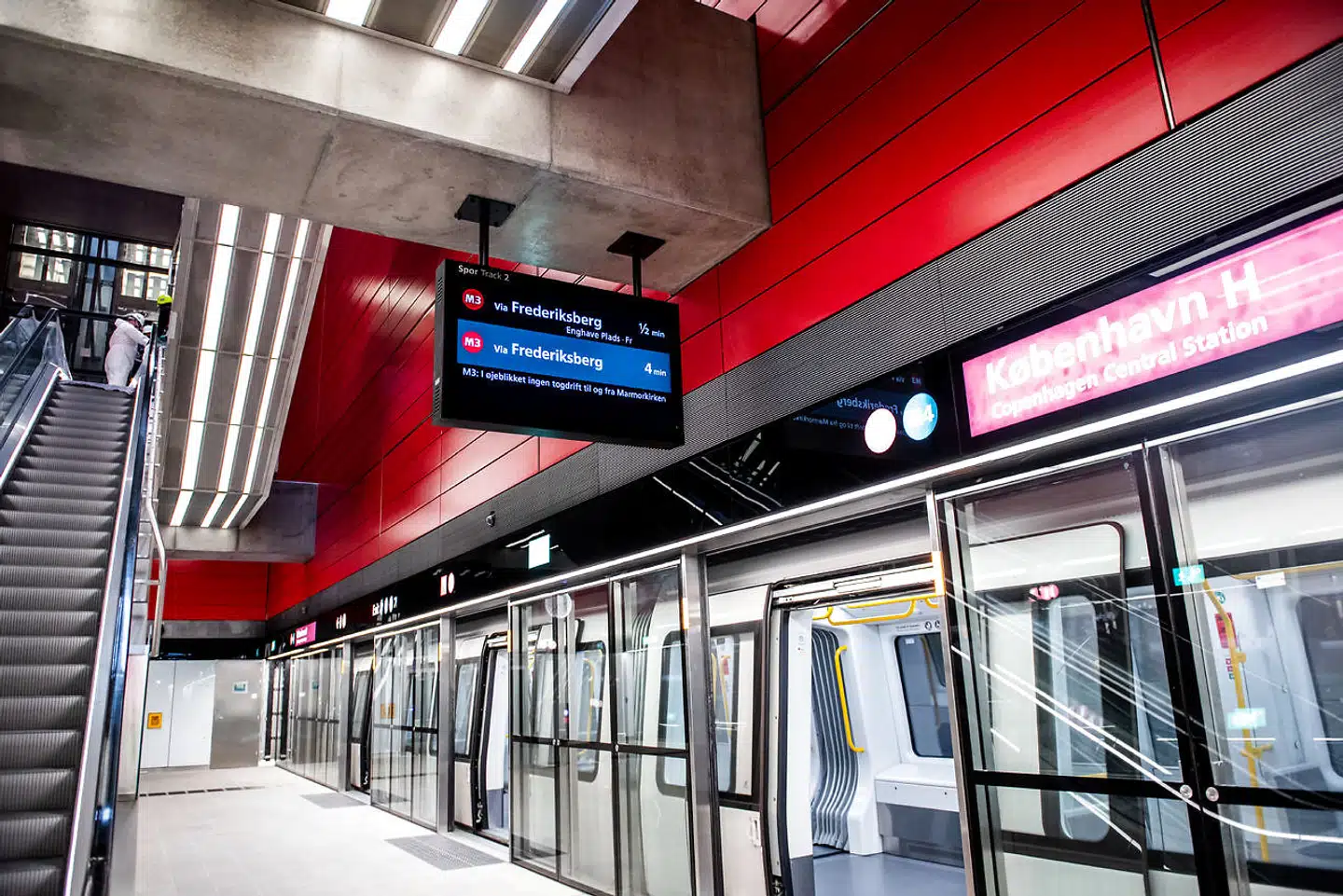 Sporarbejdet begyndte mandag og forventes afsluttet fredag morgen.