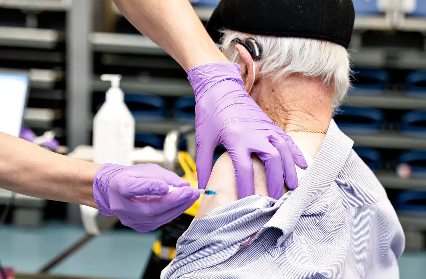 »Et andet problem er mere subtilt: Der er indicier for, at en del ældre døde i eget hjem af ubehandlede sygdomme, som skyldtes frygt for at forlade hjemmet og gå til lægen,« skriver Mia Gall Grandahl.