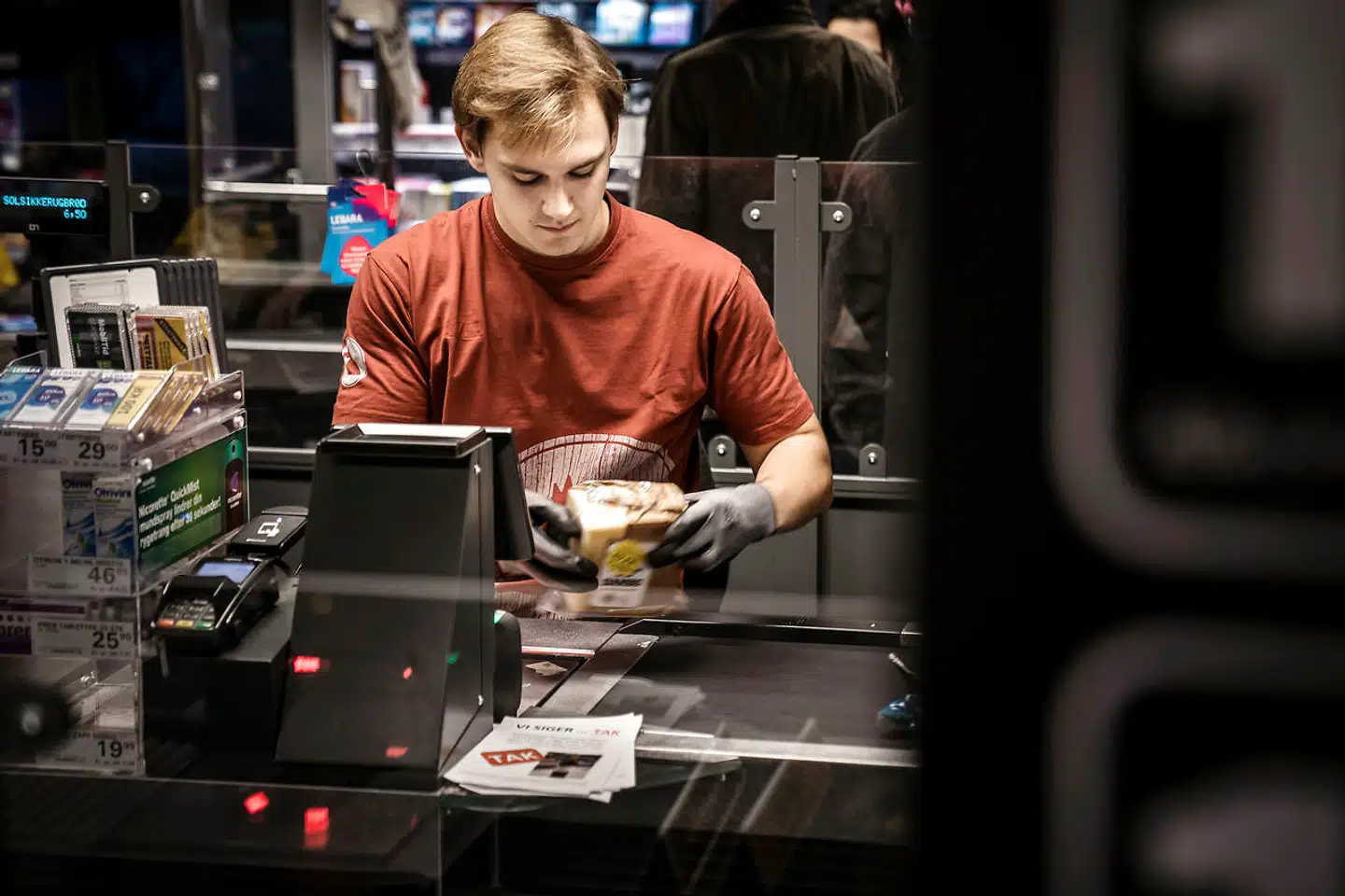 Andelen af børn og unge fra 13 til 17 år, der har et fritidsjob, faldt i 2020.