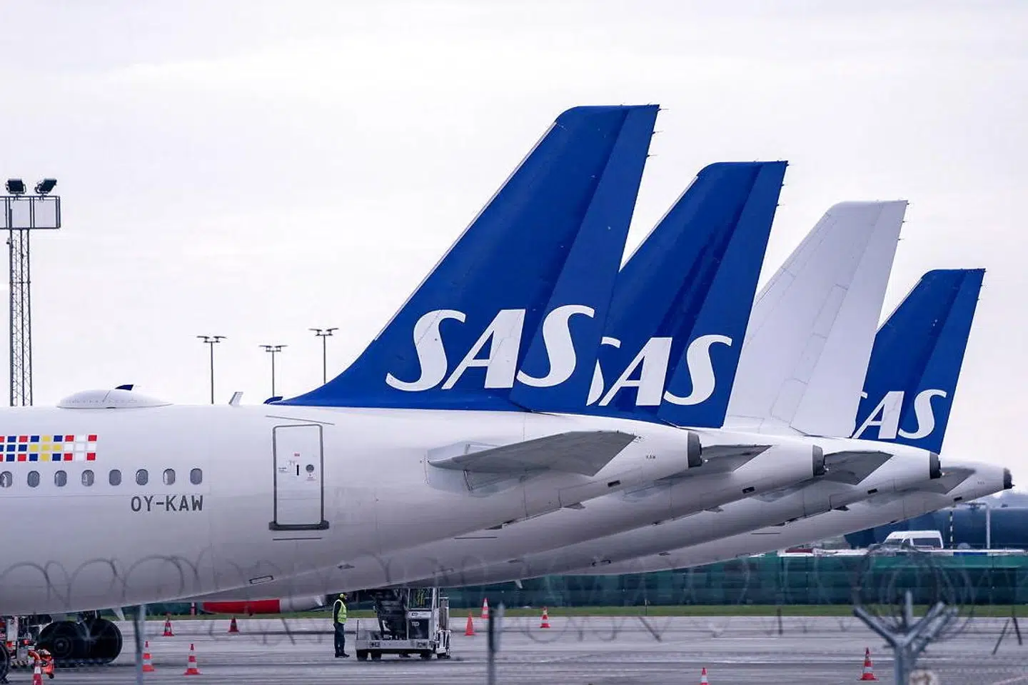 »Læg dertil, at SAS naturligvis betyder noget helt særligt for de mange ansatte, som arbejder i virksomheden og hos dets mange underleverandører. Det er klart, at der vil være en væsentlig risiko for både fyringer. Og en udtalt risiko for at vilkårene for medarbejderne vil blive forringet under andre aktører,« skriver Sophie Hæstorp Andersen.