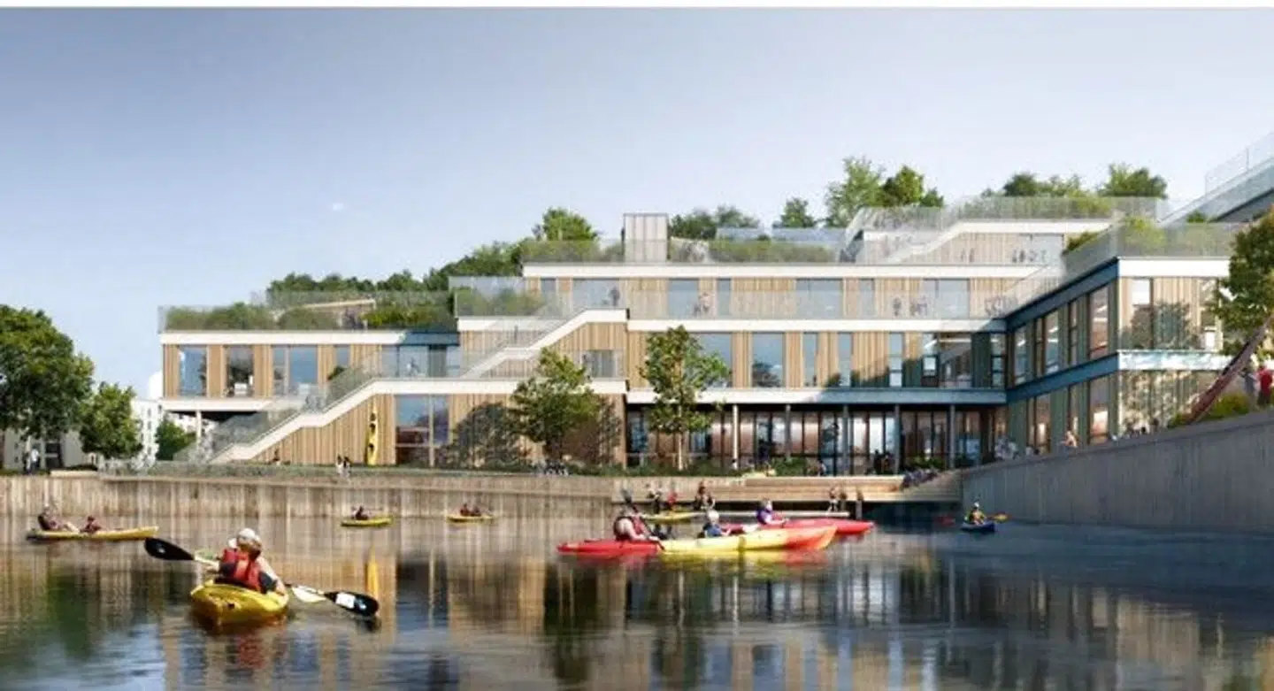 Sluseholmen Skole er en ny, tresporet skole fra 0. til 9. klasse med KKFO, klubfaciliteter, idrætshal og madskole. Den forventes af stå klar i 2024.