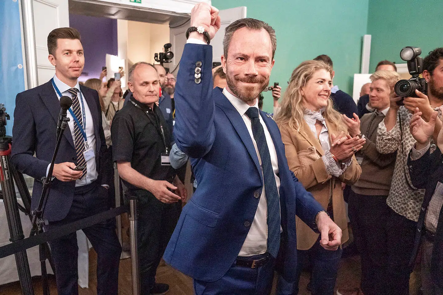 »Det er skuffende, at det blandt de blå ungdomspartier kun har været Venstres Ungdom, der ville tage ansvar for Danmarks sikkerhed,« skriver Cille Hald Egholm.