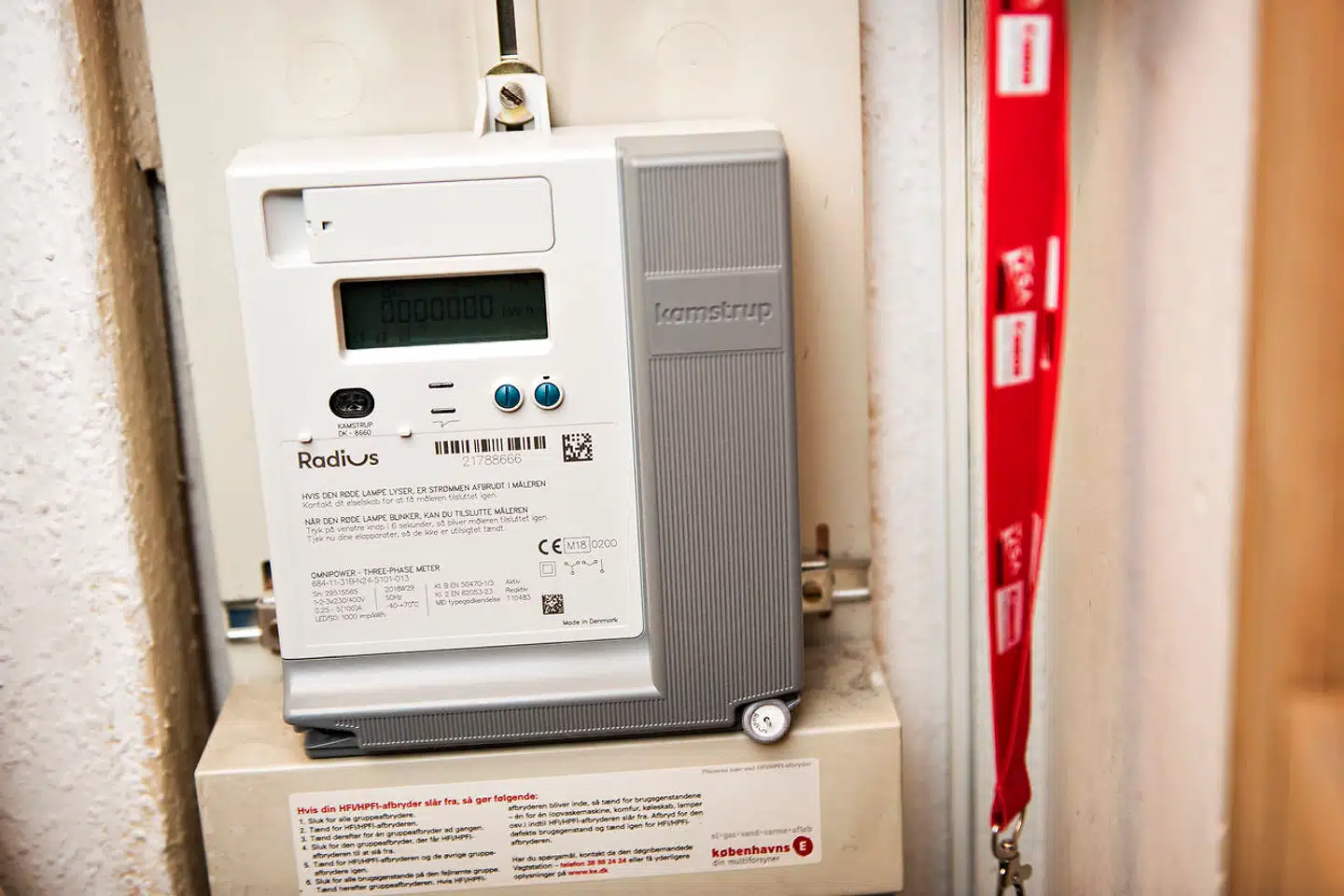 Ifølge Yale School of Management er der ingen danske virksomheder, der har fuldt ud har opretholdt forretningen i Rusland. Det gælder også for den danske producent af el- og vandmålere, Kamstrup.