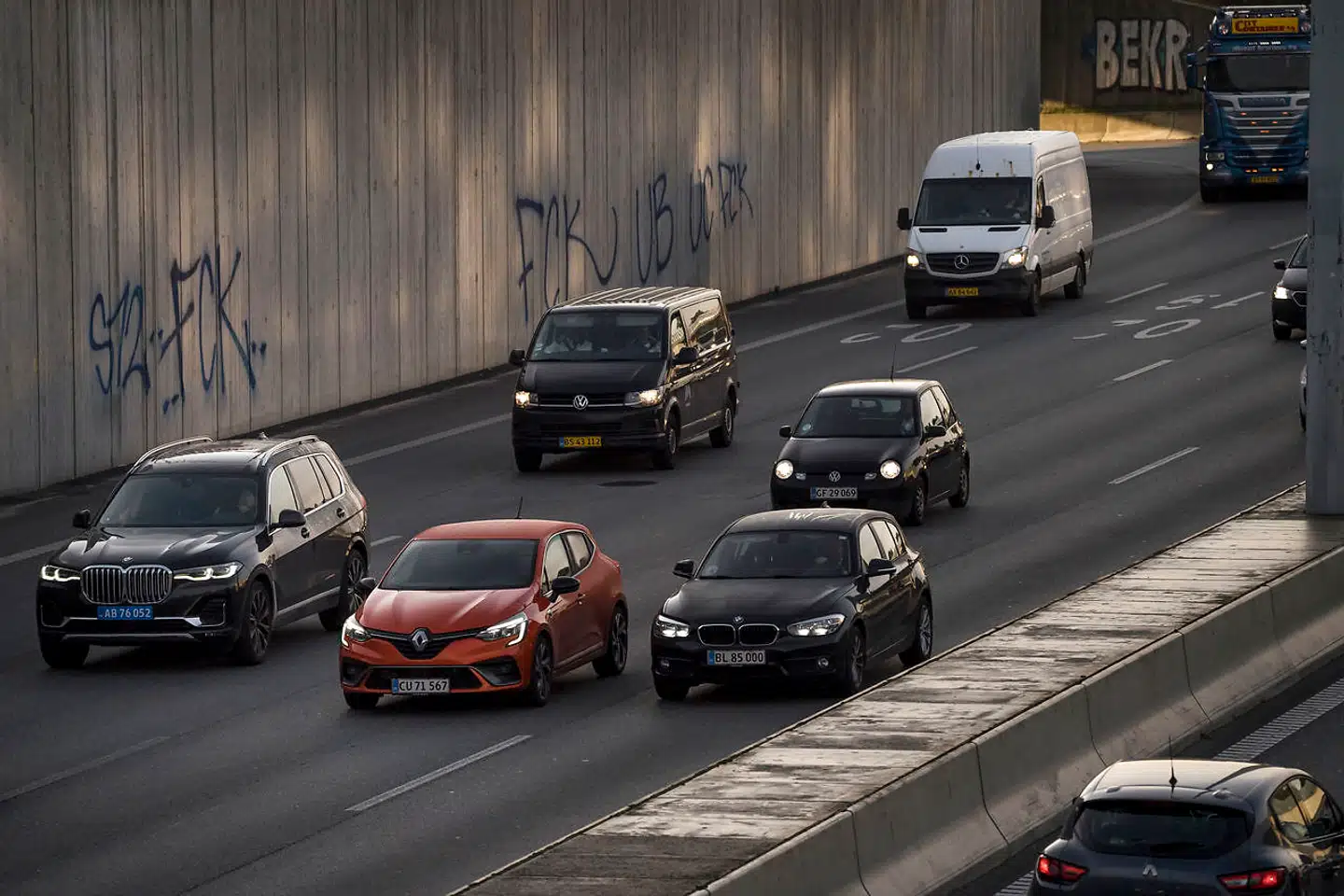 En betinget frakendelse betyder, at du skal bestå en ny teoriprøve og køreprøve inden for en given frist – typisk seks måneder – for at beholde kørekortet.