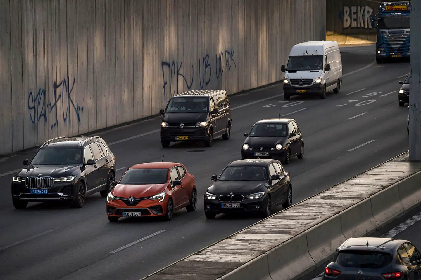 En betinget frakendelse betyder, at du skal bestå en ny teoriprøve og køreprøve inden for en given frist – typisk seks måneder – for at beholde kørekortet.