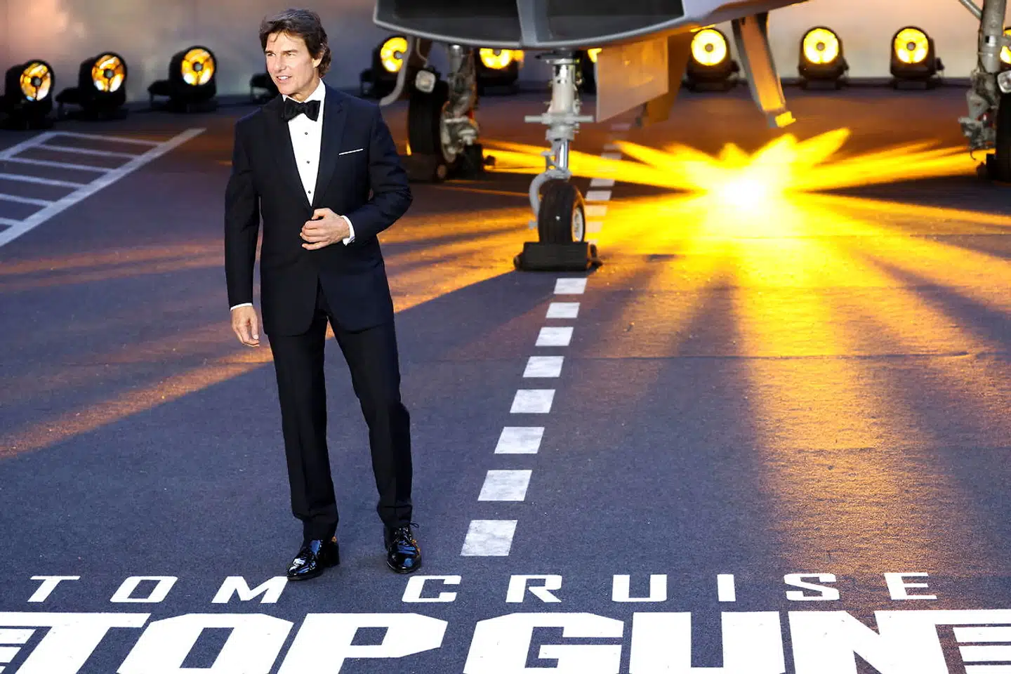 I »Top Gun: Maverick« vender Tom Cruise tilbage i sin rolle som jagerpiloten Pete »Maverick« Mitchell, 36 år efter at skuespilleren første gang charmerede biografgængere verden over i den originale »Top Gun«-film.