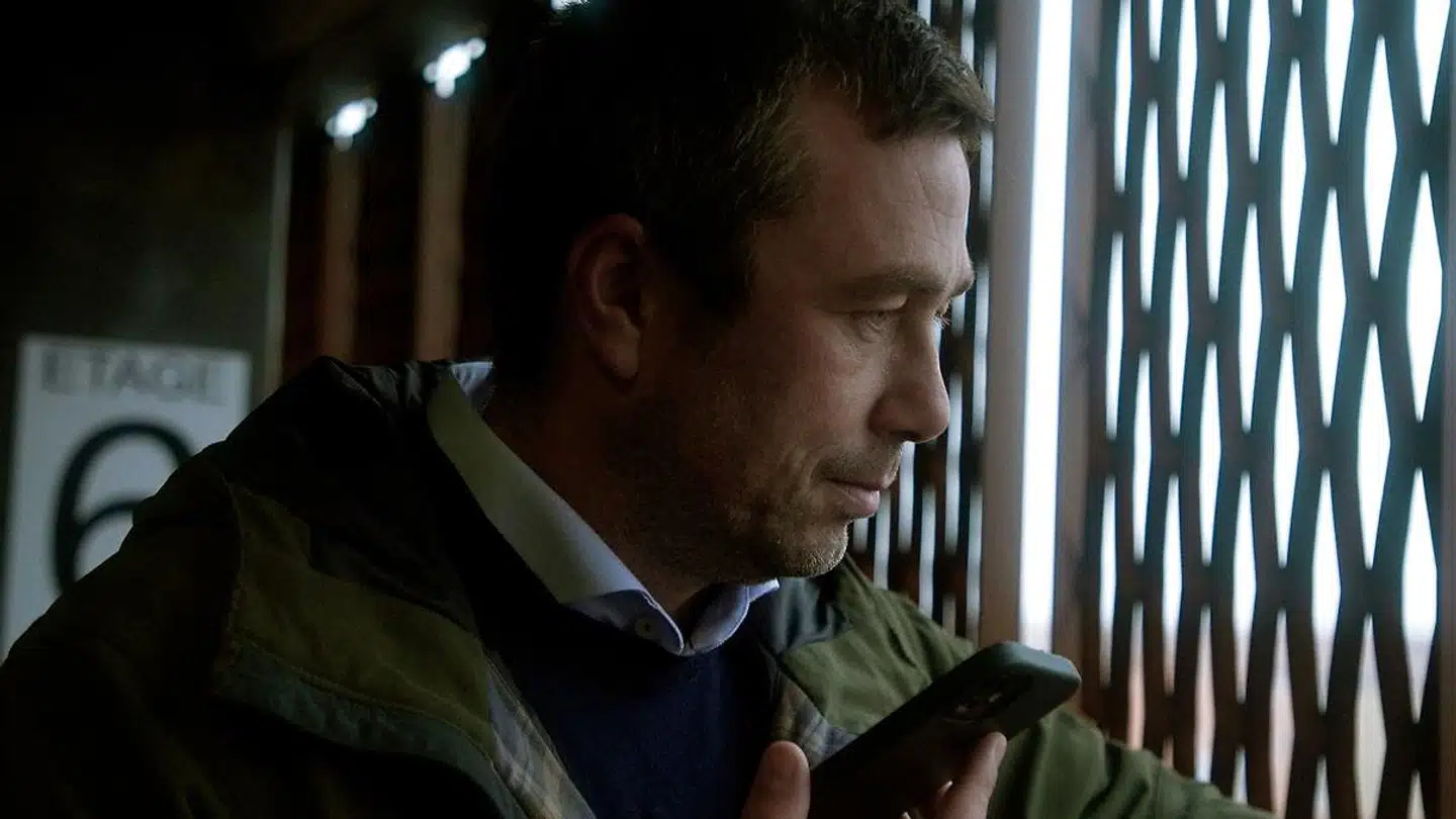 Martin Qvist Magnussen var politimanden, der afslørede tyverierne af nazidokumenter fra Rigsarkivet. Han er vært i DRs glimrende nye serie om danske SS-soldaters medvirken til holocaust.