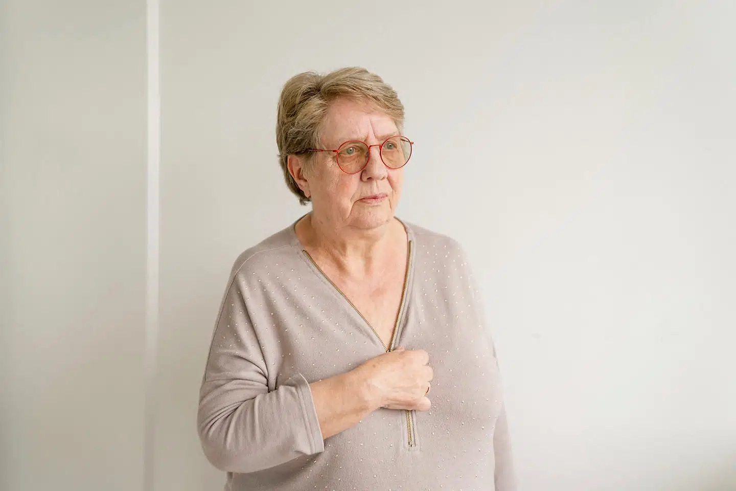 I Anje Holmstads opgang hang også en invitation på opslagstavlen. Arrangementerne var »kun for mænd«, stod der i bunden af den invitation, hun havde fået i sin postkasse.