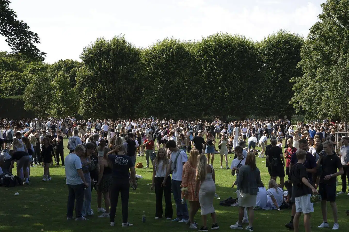 »Det bekymrende er, at rabiate identitetspolitiske krav får så meget opmærksomhed, at vi ældre, hvide mænd forledes til at tro, at især de tavse unge over en bred kam også abonnerer på den dagsorden. Det gør de heldigvis ikke. Det oplevede jeg på første hånd, da jeg i sidste uge deltog i to store vælgermøder med gymnasieelever på Frederiksberg,« skriver Torben Steno.