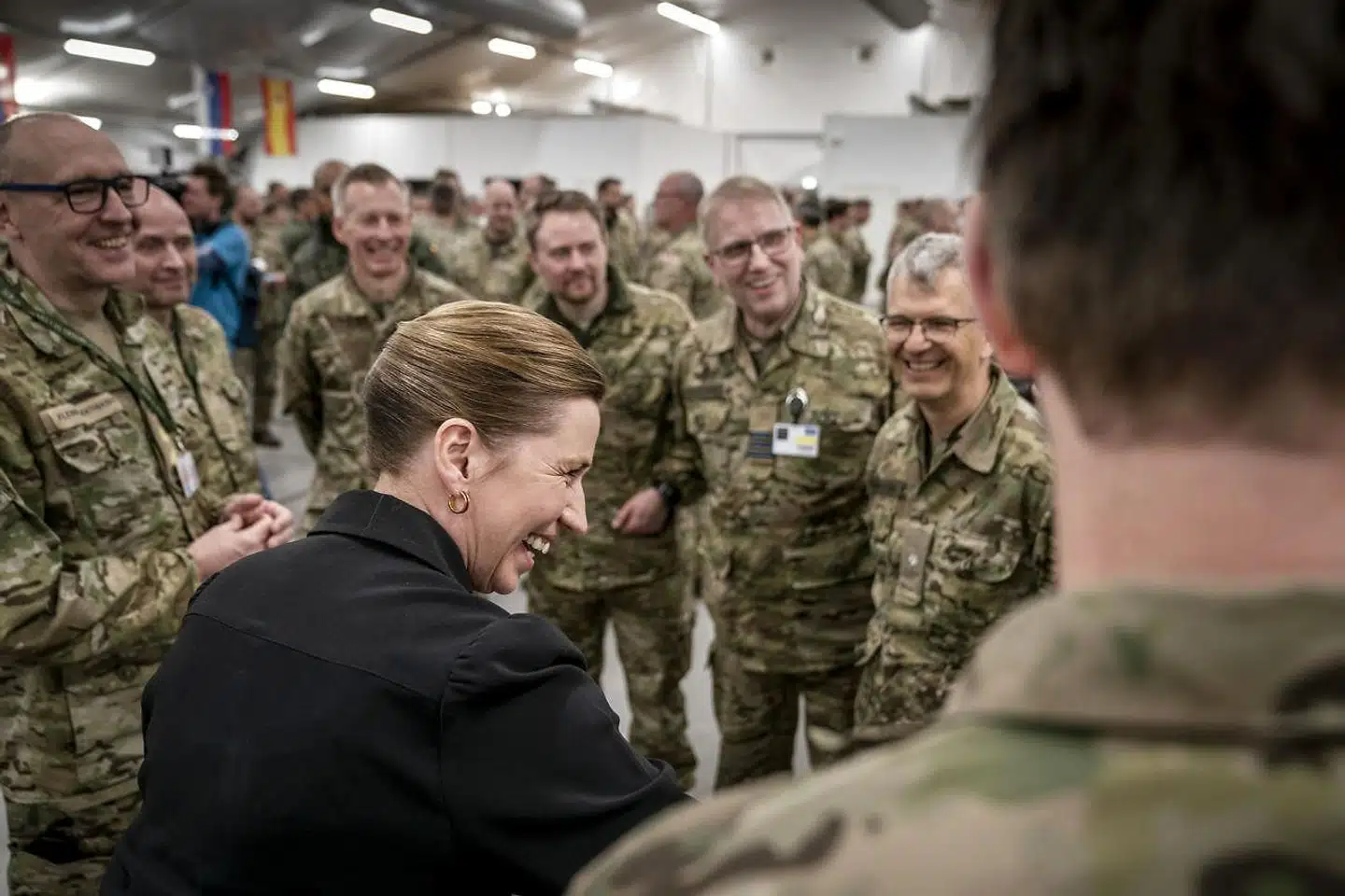 »Det skyldes ikke, at amerikanerne ikke har været til at stole på. For det har de. Alligevel er noget ikke, som det plejer. Ude i horisonten og med udsigt til årtiers ny konfrontation mellem en fri og en slavebundet verden, vil Europæerne skulle steppe op. Problemet er, at vi ikke er vant til at se os selv i den rolle,« skriver Marlene Wind.