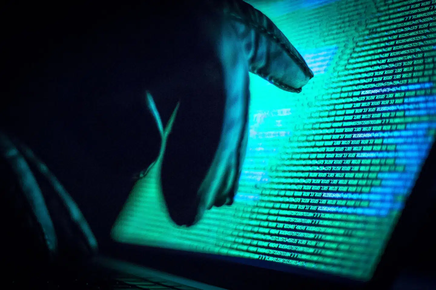 En tidligere it-medarbejder ved Østjyllands Politi er tiltalt for at have hacket kollegers telefoner og snaget i straffesager. På grund af sagens omfang og involverede parter er det Fyns Politi, der har stået for efterforskningen. (Arkivfoto) - Foto: Mads Claus Rasmussen/Ritzau Scanpix