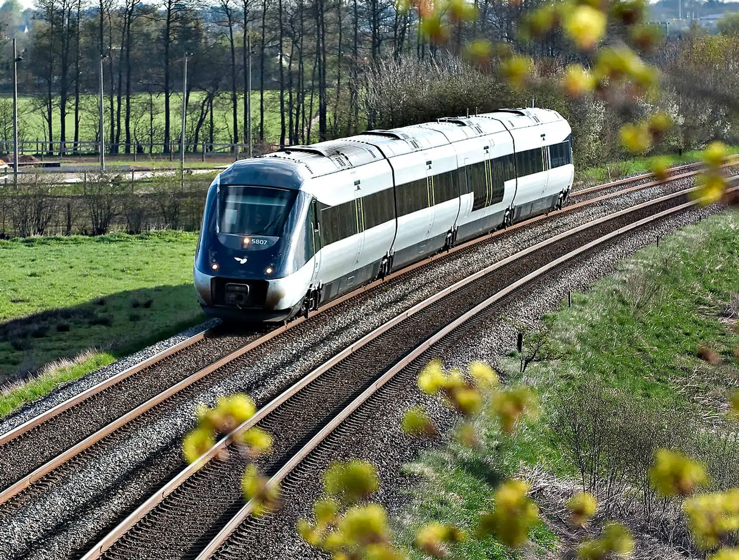 Tilbage i juni sidste år underskrev DSB en kontrakt om levering af de 100 nye Coradia Stream-eltog. Nu udskydes aftalen (arkivfoto).