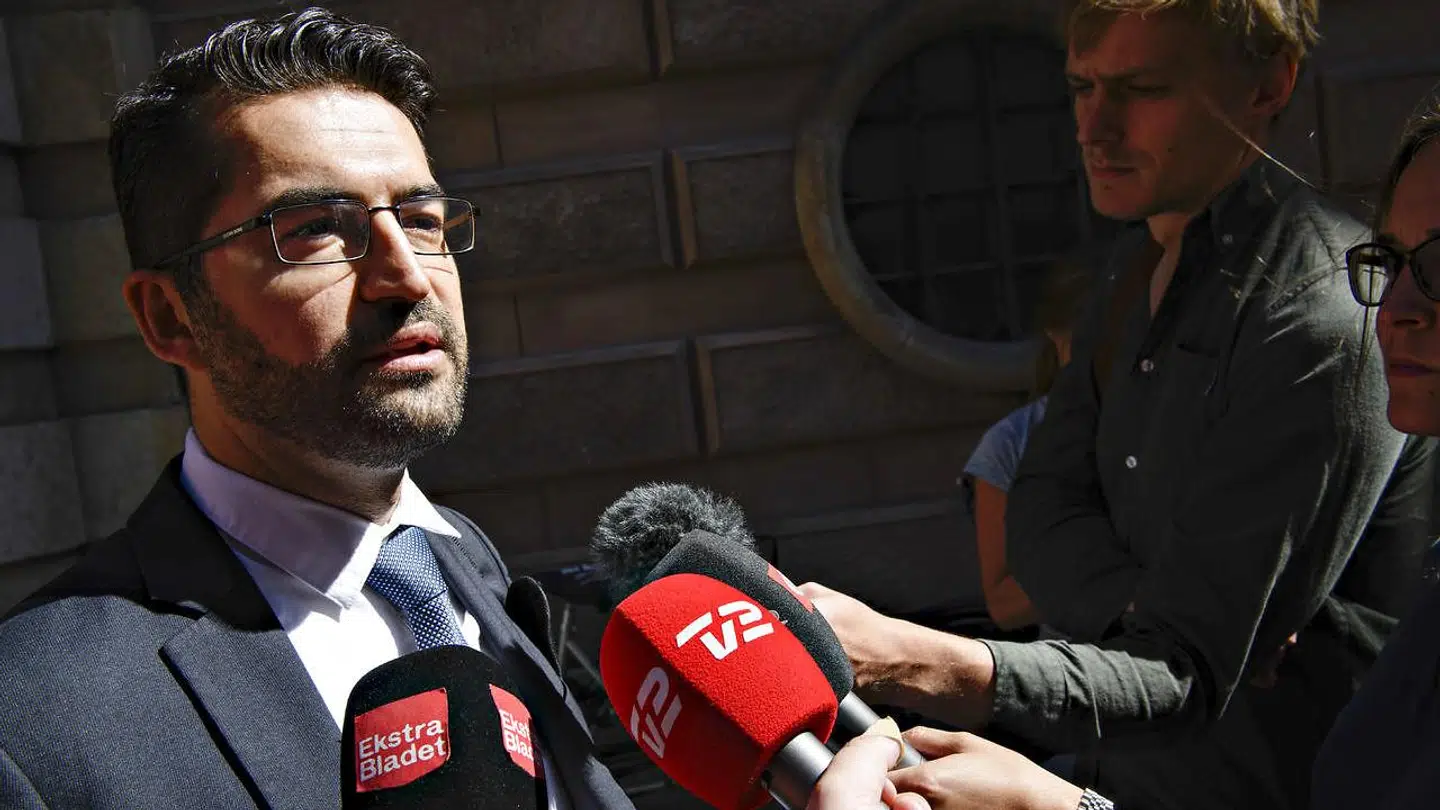 Forsvarsadvokat Erbil Kaya har stævnet FE og PET på sin klients vegne for gennem retssystemet at få tjenesterne til at be- eller afkræfte, at Ahmed Samsam var agent.