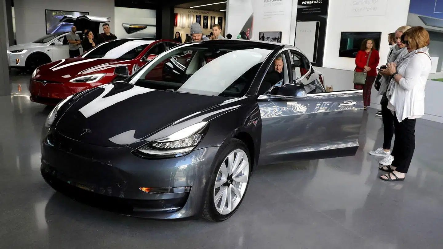 Det er ikke kun ejeren selv af en Model 3-bil fra Tesla, der kan få den nøgleløse dør til at gå op.