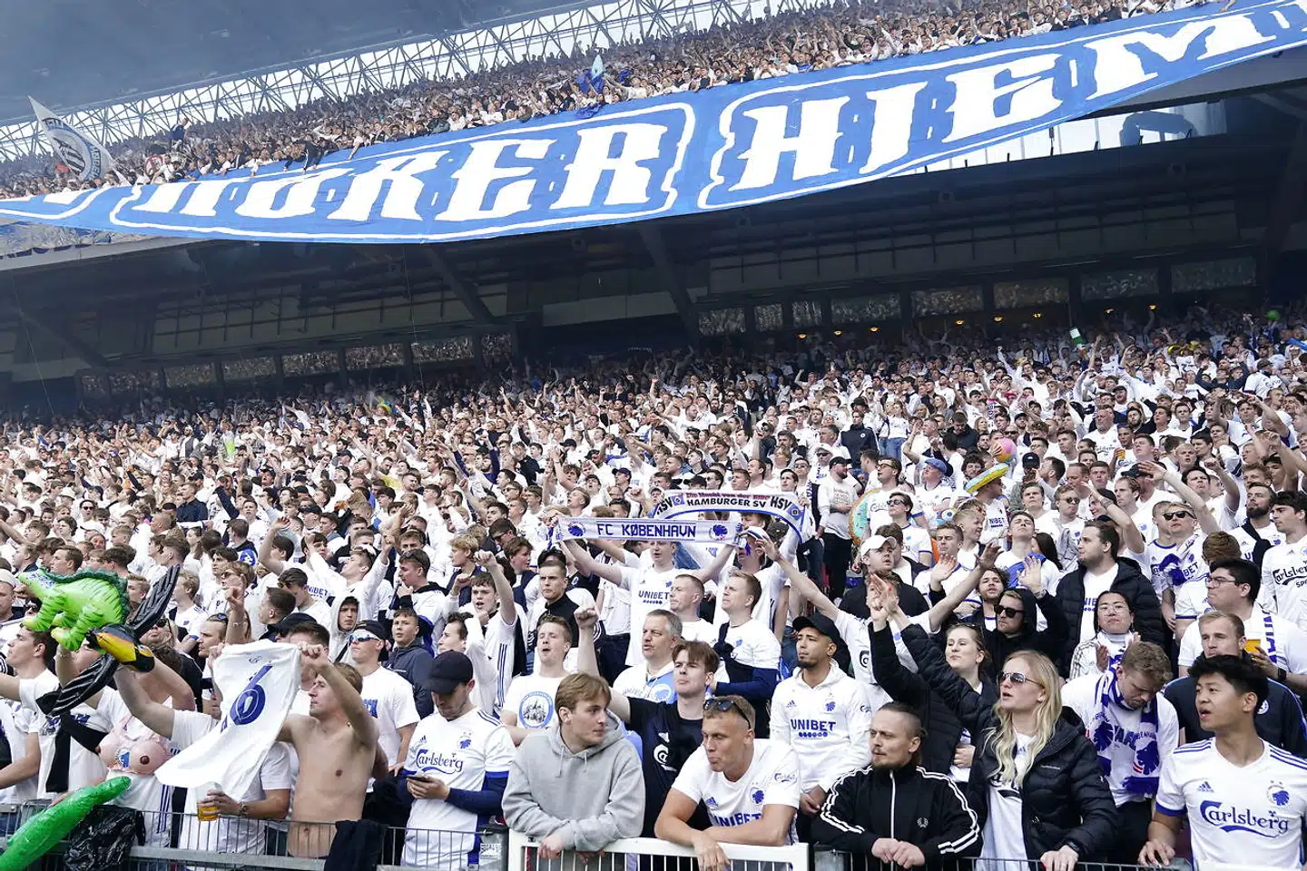 FC København kunne søndag køre mesterskabet sikkert i hus, da fodboldklubben sikrede klubbens 14. mesterskab.