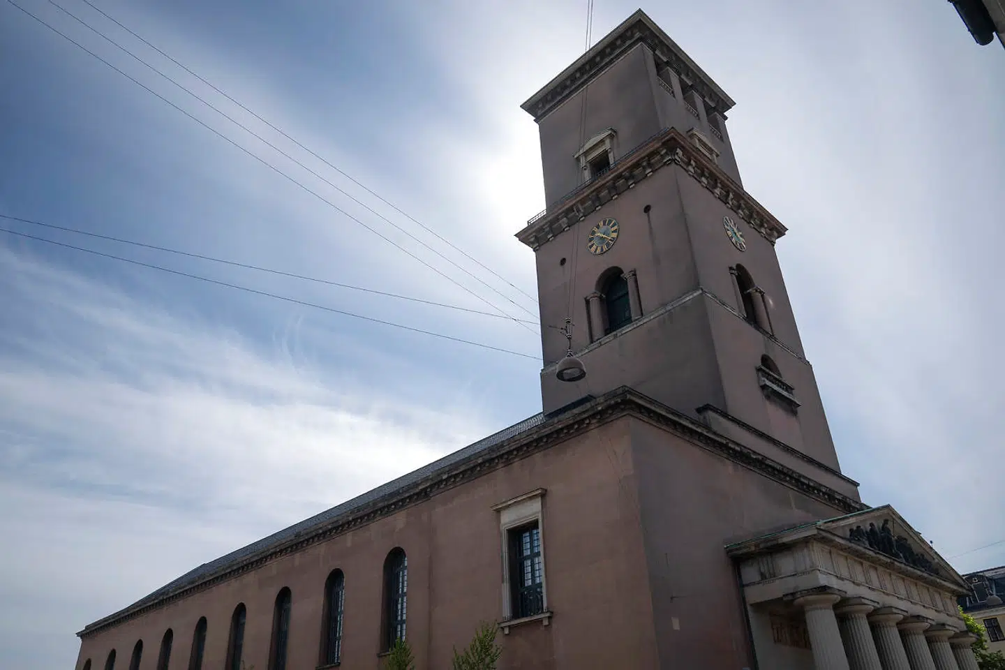 Vor Frue Kirke er en af de ti domkirker i Danmark. Domkirkerne er hovedkirkerne for de enkelte stifter, og det er her, at Peter Skov-Jakobsen siden 2009 har fungeret som biskop.