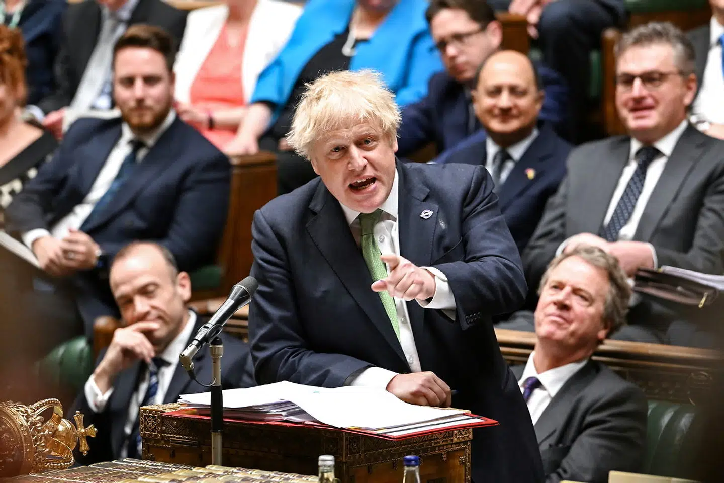 Boris Johnson har hele foråret gjort sig ihærdige anstrengelser for at få briterne til at tænke på alt mulig andet, end at han brød sine egne skrappe coronarestriktioner, som han indskærpede for resten af befolkningen, at det var altafgørende, at de overholdt trods store personlige omkostninger.