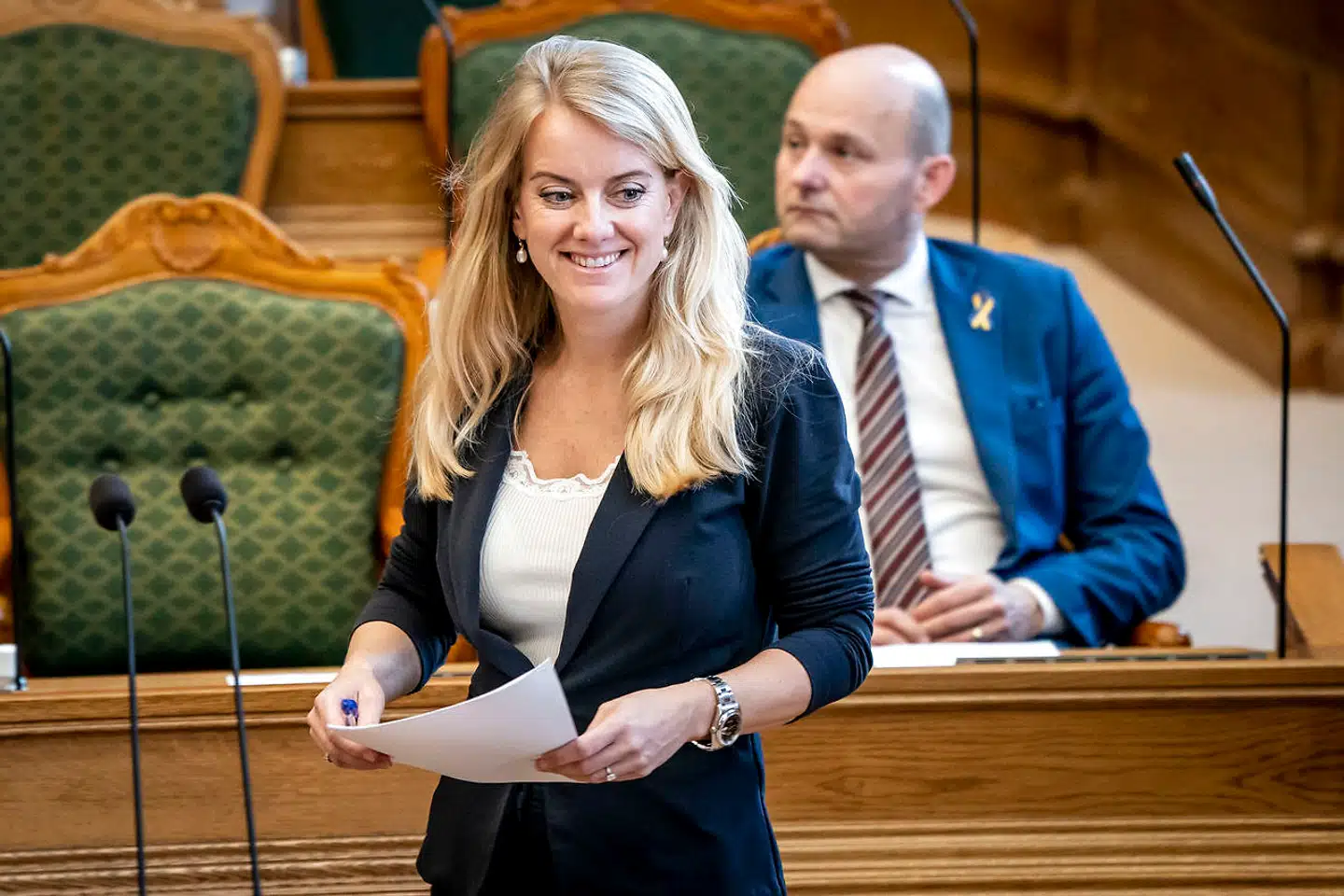 Hvis Søren Pape Poulsen og resten af den konservative folketingsgruppe stemmer for at ophæve Claus Hjort Frederiksens politiske immunitet, så han kan tiltales for landsforræderi, så risikerer partiet at bidrage til et potentielt justitsmord, lyder det fra Nye Borgerliges formand.