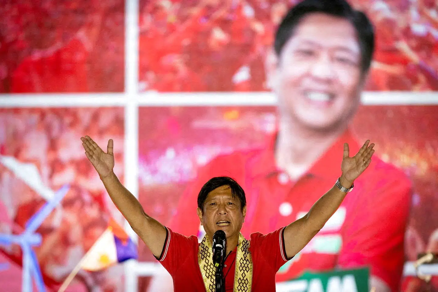 Ferdinand »Bongbong« Marcos jr. holder tale under sin valgkampagne i Lipa, Batangas-provinsen 20. april.