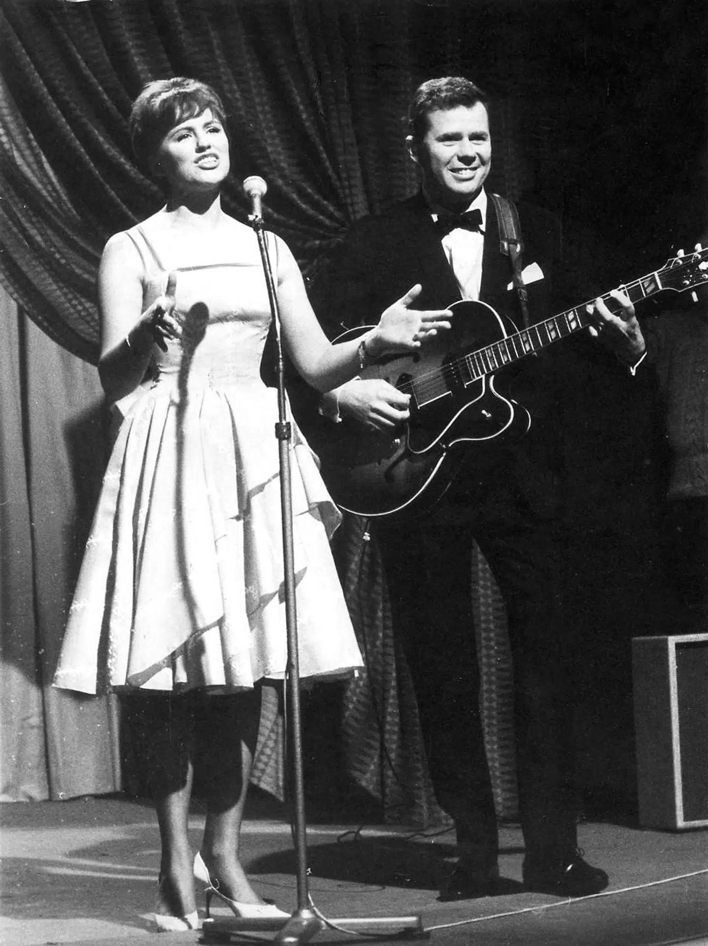 De fleste kan nok huske Grethe og Jørgen Ingmanns sang »Dansevise«, der løb med den første sejr for Danmark. Det skete i London i 1963.