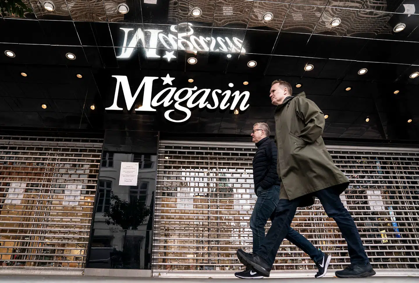 Stormagasinkæden Magasin havde taget beslutning om fortsat at sælge russisk sportsmærke på forkert grundlag, skriver de til Berlingske.