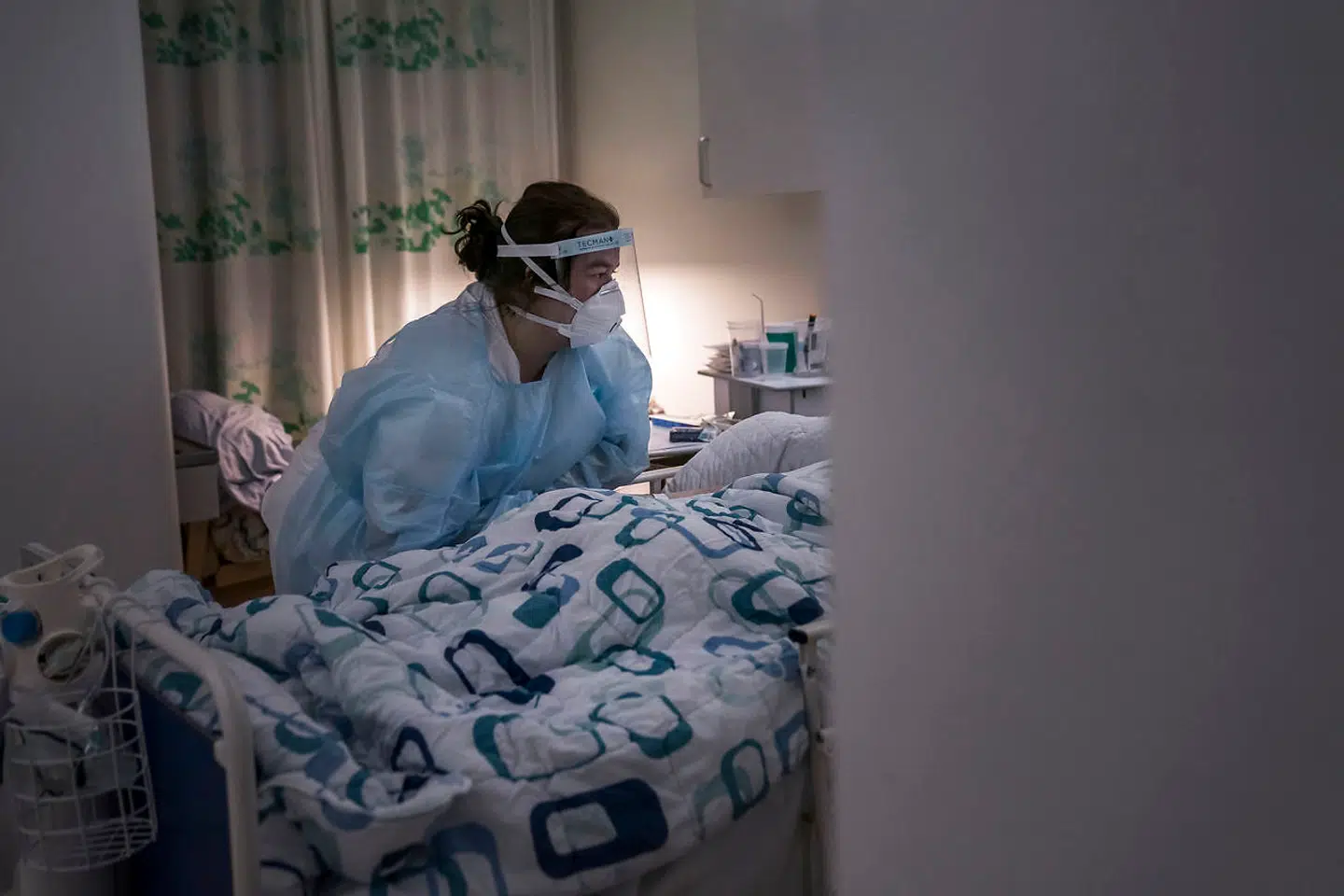 Sygehusene skal aflastes, og der skal skaffes hjælp til flere ældre og flere borgere med kroniske sygdomme, når der frem til 2030 kommer 160.000 flere danskere over 75 år, 40.000 flere med KOL og 160.000 flere med diabetes. Det får de nye sundhedsklynger ansvaret for. Arkivfoto: Thomas Lekfeldt