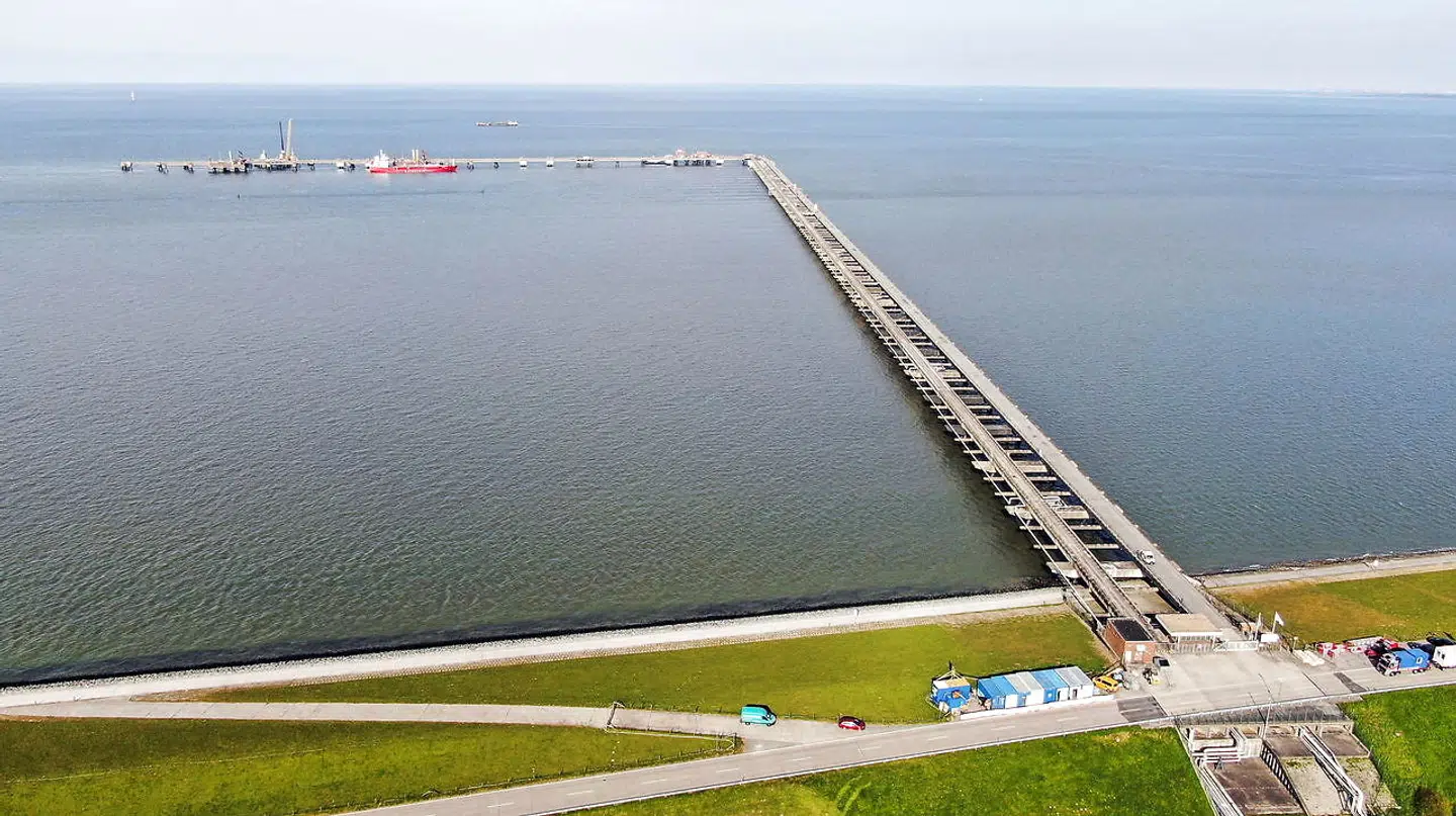 Det er her i Wilhelmshaven i det nordvestlige Tyskland, at de flydende norske LNG-modtagerskibe skal ligge.