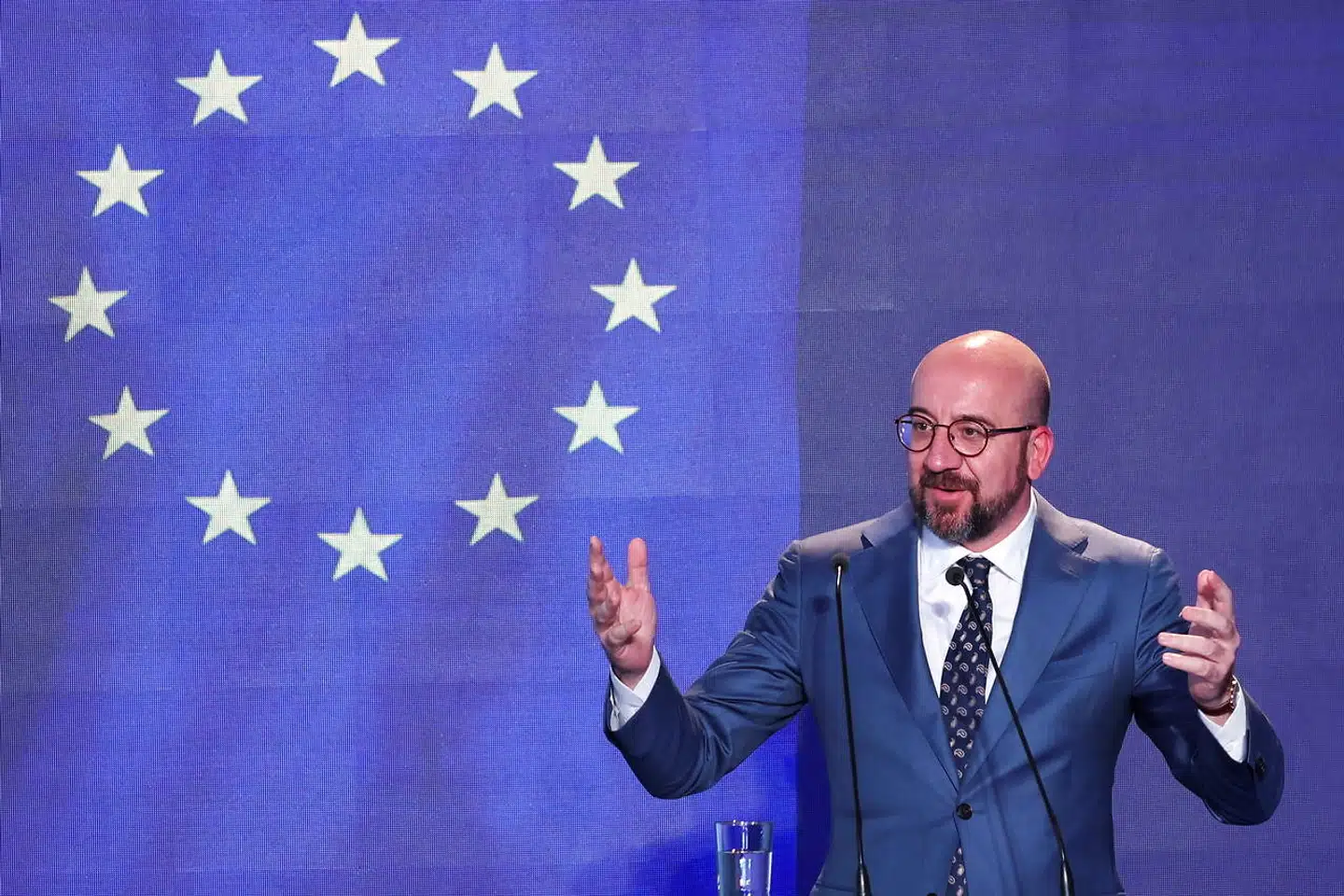 En række nye sanktioner, der har til formål at »ødelægge den russiske krigsmaskine«, er tæt på at blive indført. Det siger EU-præsident Charles Michel tirsdag ifølge The Guardian.