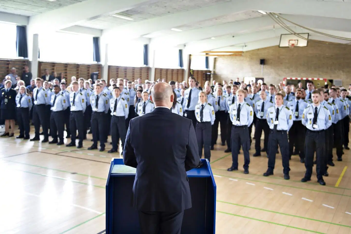 »Justitsminister Søren Pape Poulsen foreslog i 2019, at man oprettede et rådgivnings- og et støttecenter for PTSD-ramte fængselsbetjente, hvor nuværende og tidligere betjente og deres pårørende kunne få hjælp. Det er endnu ikke blevet en realitet,« skriver Mette Nielsen.