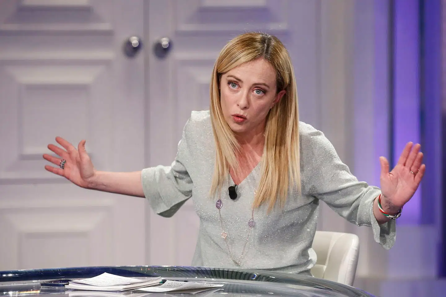 Giorgia Meloni, der leder det højrenationale parti Fratelli d'Italia, forsvarer interviewet med den russiske udenrigsminister. Det har gjort italienerne klogere på krigen i Ukraine, mener hun.