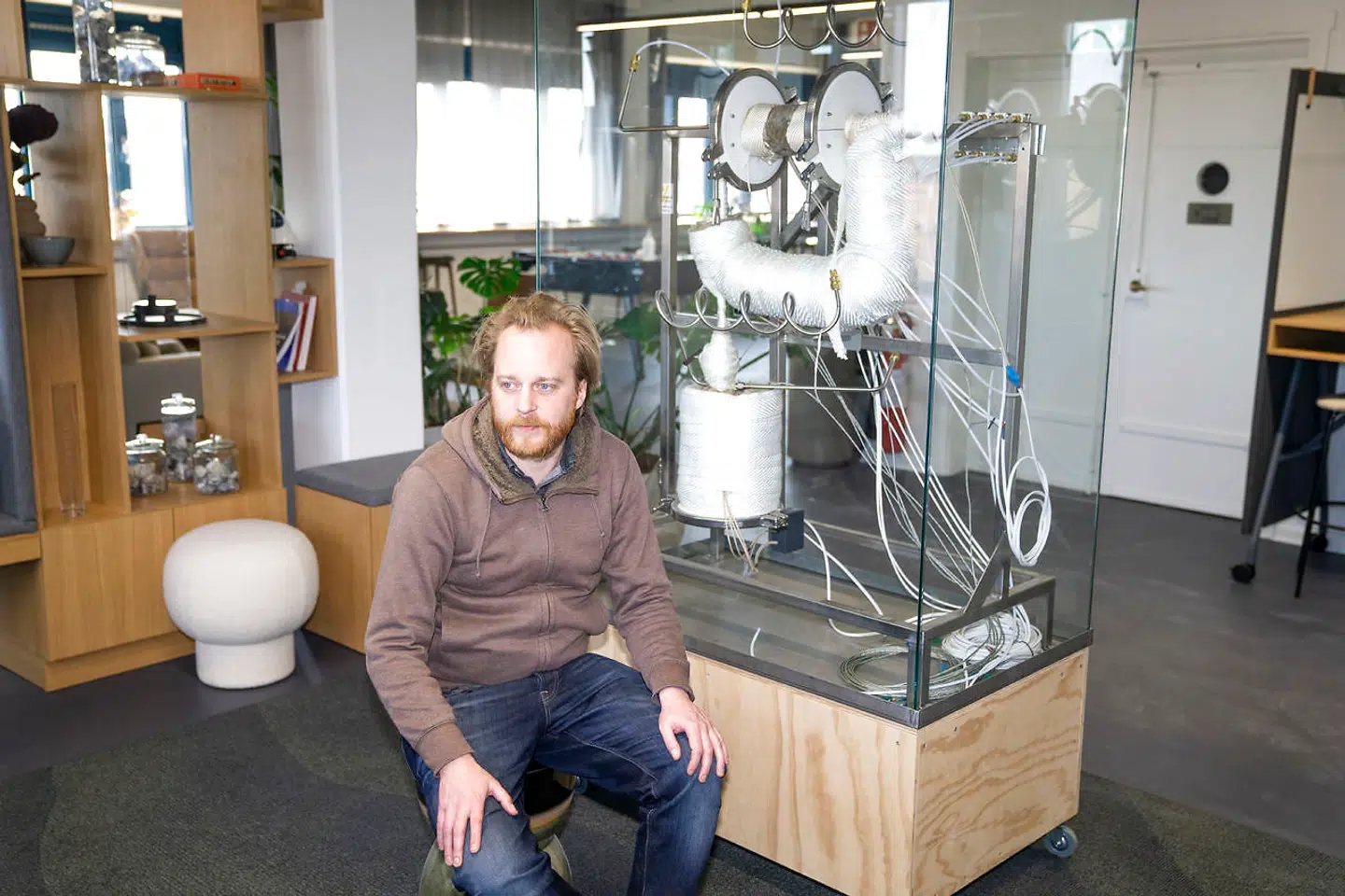 Troels Schønfeldt er ph.d. og kernefysiker med speciale i neutroner. Sammen med fem andre stiftede han i 2014 virksomheden Seaborg Technologies. I dag har virksomheden 100 ansatte, som arbejder på at udvikle en ny type mobile atomkraftanlæg. Troels Schønfeldt er ceo og ejer knap en tredjedel af virksomheden.