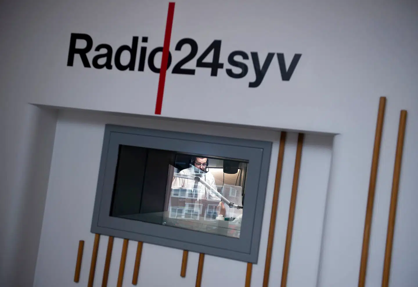 Ledende medlemmer af Dansk Folkeparti savner i dag den populære radiostation, som de selv var med til at lukke i 2019.