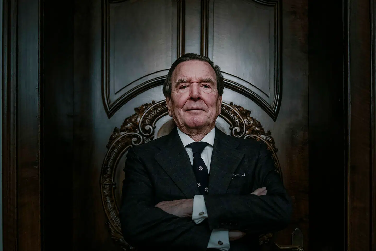 Gerhard Schröder i sit hjem i Hannover. Den tidligere tyske kansler er blevet 78 år. Han betragtes som paria i Tyskland på grund af sit tætte forhold til den russiske leder Vladimir Putin.