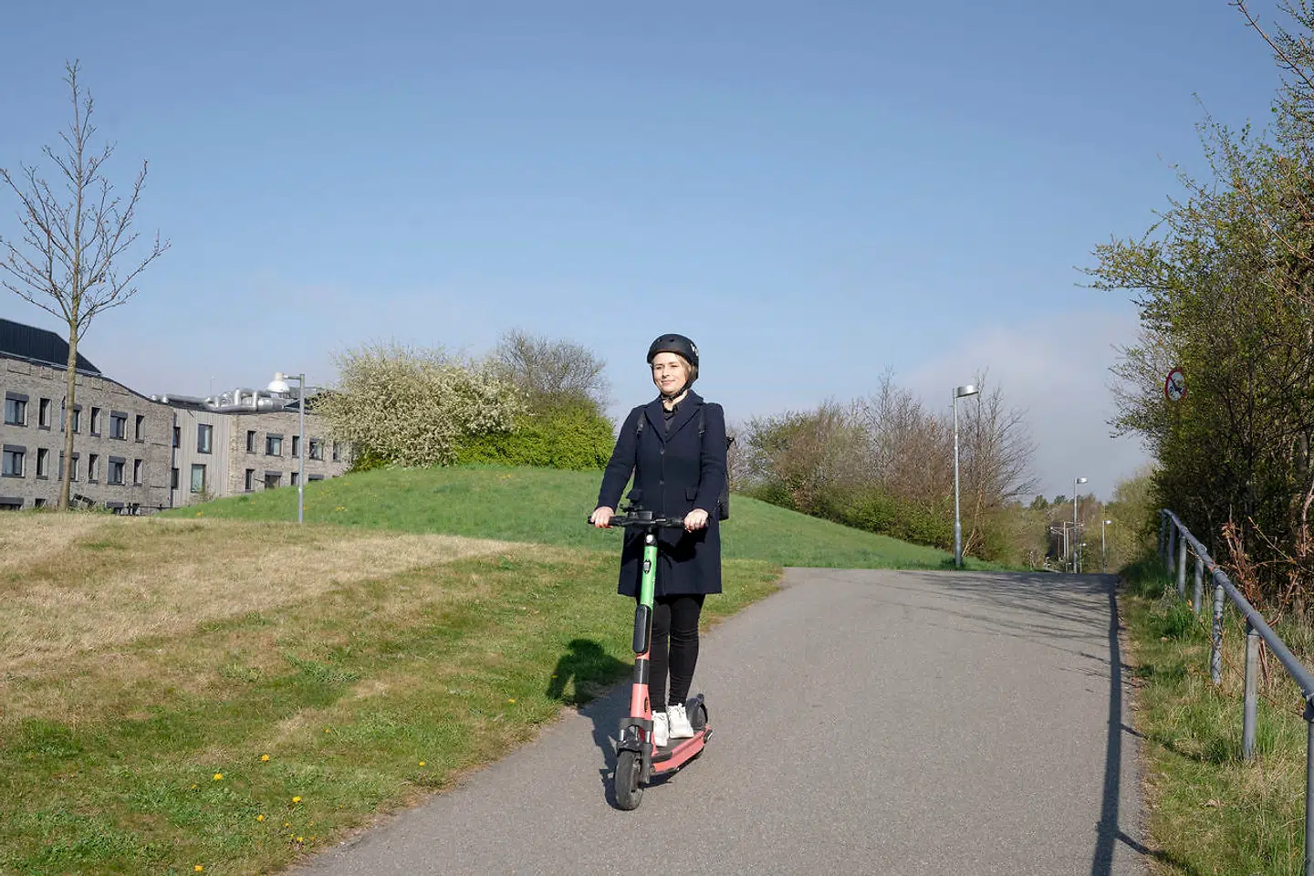 Med et elløbehjul kan Andrea Filova skære en betydelig del af den tid, det tager at pendle til kontoret hos Demant i Smørum.