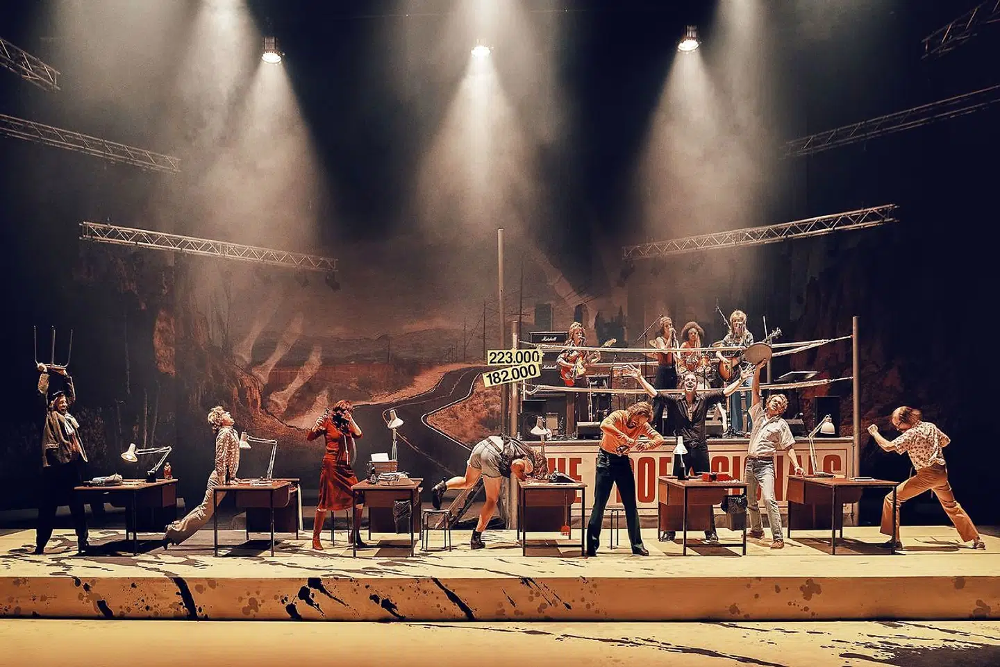 Gang i den på redaktionen: Thomas Bendixen har iscenesat stykket med høj puls.