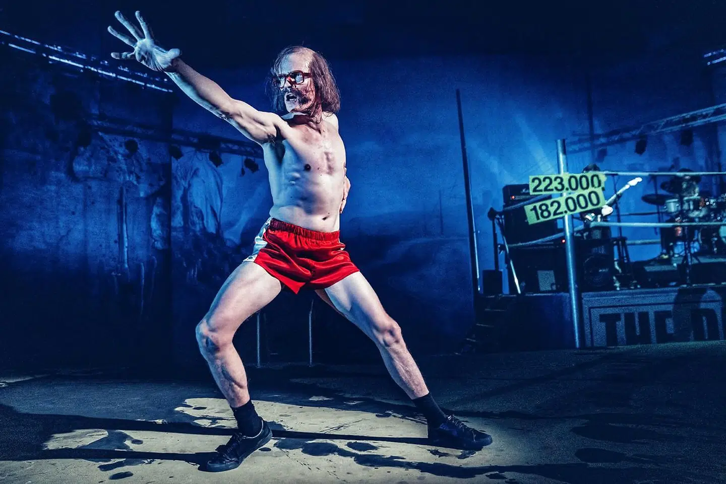 Ud over kanten: Mikkel Arndt som en af Ugens Rapports grænseløse journalister.