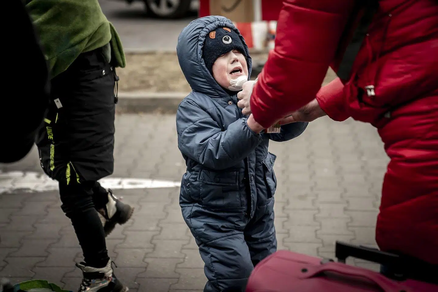 »Med ukrainerne bevæger man sig ned ad en sti, hvor der slækkes på integrationskravene. Det kan vi læse af en ny aftale mandag, som har opbakning blandt de fleste af partierne. Her åbner man døren for, at ukrainske børn ikke skal undervises på dansk,« skriver Emil Sloth Andersen.