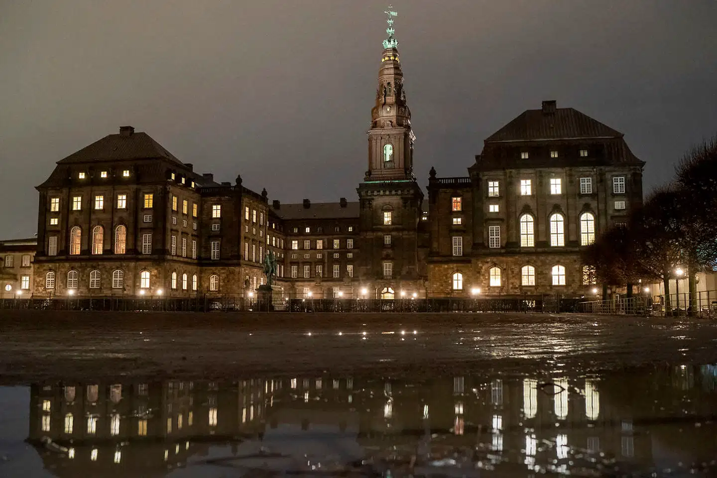 Berlingske har gennemgået samtlige oversigter over departementschefernes lønninger fra 2012 til og med 2021. Gennemgangen viser, at de stort set altid fik en bonus.