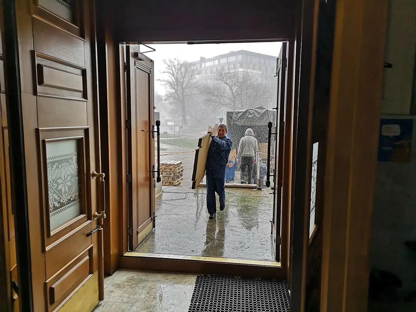 Det Historiske Nationalmuseum i Kyiv modtog for få dage siden en sending med nedpakningsudstyr fra Danmark.