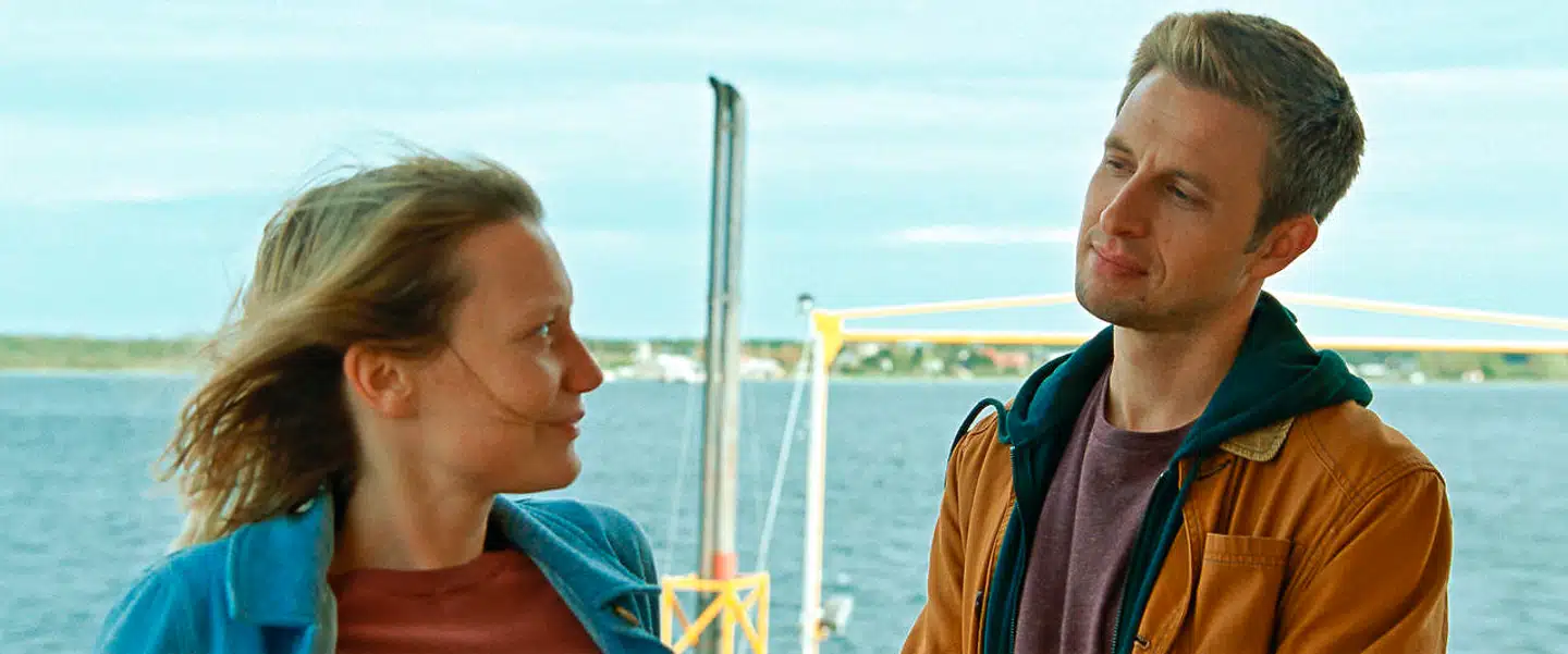 Mia Wasikowska og Anders Danielsen Lie er tidligere elskende i filmens fiktive spor.